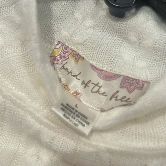 NWT Band Of The Free Womens Blouse Ivory Mock Neck Long Sleeve Cropped Fit - Picture 3 of 5